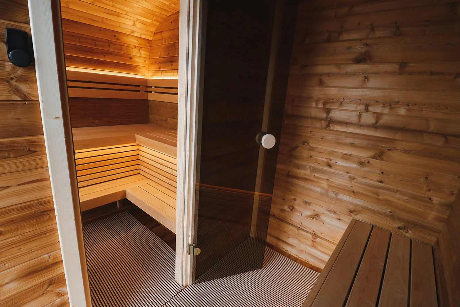 Warmheat™ Outdoor Sauna Auren 2