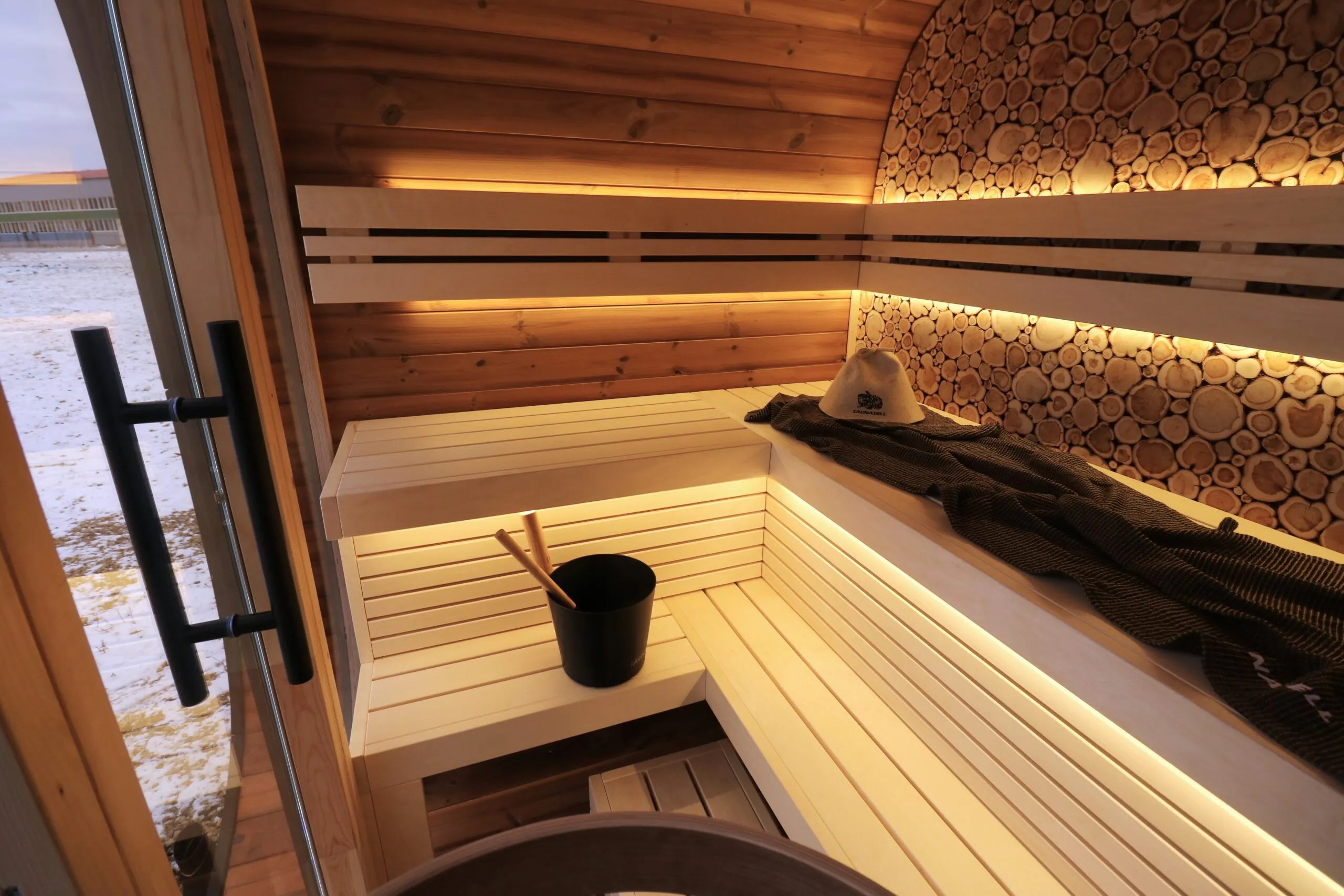 Warmheat™ Outdoor Sauna Auren 3